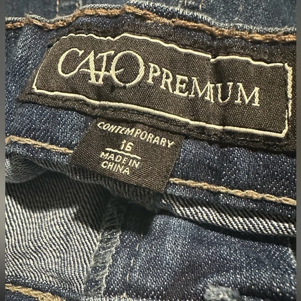 Woman’s shorts - Picture 5 of 5